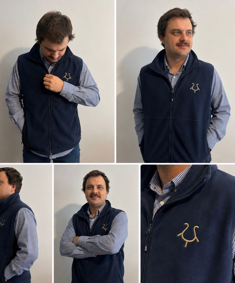 Chaleco azul corporativo personalizado con bordado